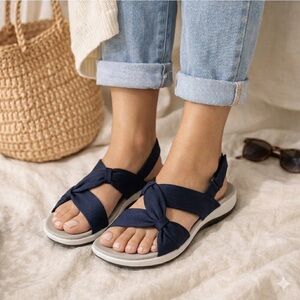 Clarks Cloudsteppers Sandals Slip On Strap Comfortable Cushion Womens Size 7 1/2